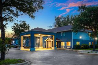 Super 8 by Wyndham McHenry Fox Lake Area - McHenry - 7