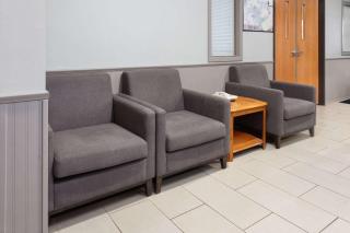 Super 8 by Wyndham McHenry Fox Lake Area - McHenry - 6