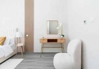 Elegant 2BR Mesk 1 Apt with Stunning Urban Views by Vibel - Dubai - 6