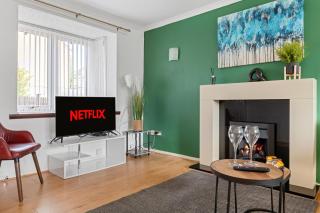 Emerald Luxe 3BR Your Long-Stay Retreat - Nottingham - 0
