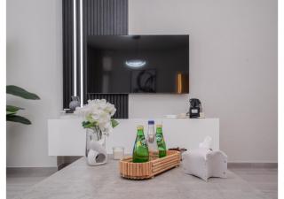 Modern 1BR Apt Noor 1 with Serene Outlook by Vibel - Dubai - 9