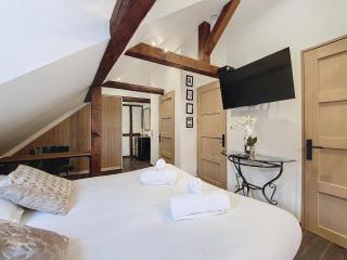 Le NID DE CIGOGNE - Calme - Neuf - CLIMATISATION - Haut de gamme - Dernier étage - 5