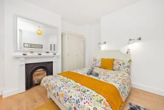 3 Bedroom 2 Bathroom Victorian Flat In Kensington - London - 7