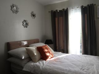 Serene Suites Staycation at Pine Suites Tagaytay - Tagaytay - 0