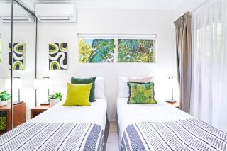 12 Central Plaza Port Douglas - 1