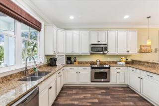 13 Moonshell Rd- Near Ocean,Huge Pool,Fully Fenced Backyard! Free Activities! - Hilton Head Island - 3