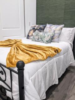 3BR-2BA Luxurious Green Oasis Private Backyard Patio - Philadelphia - 9
