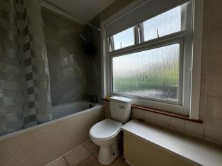 303 Upminster Road North - 4