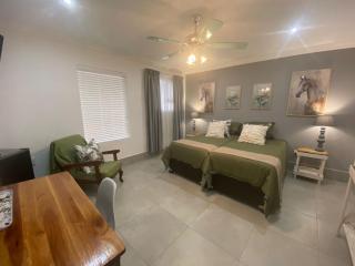 Riverbank Villas Guesthouse - 3