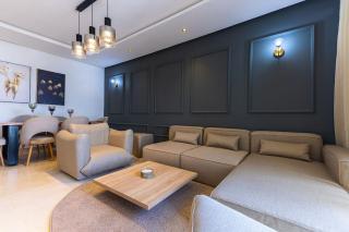 Luxurious and modern 2BR with Stunning View - 8