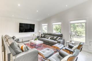 Kalispell Gem Deck, Yard and Fireplace - 0