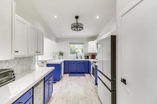 Kalispell Gem Deck, Yard and Fireplace - 3