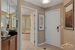 MGM Signature-03-703 Strip View Jacuzzi Studio - 6