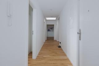 Stylish & Bright Apartment in Top Location - 7