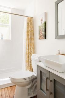 Charming, Cozy Tiny Gem with Hot Tub and Trail Access - Austin - 4