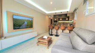 Appartement de standing avec jacuzzi - Le Val - 0