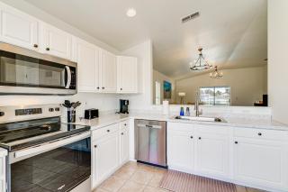 4 Mi to Beach Beach Haven with Water Views! - Fort Myers - 3