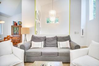 Private Virginia Beach Escape with Pool and Fire Pit! - Virginia Beach - 5