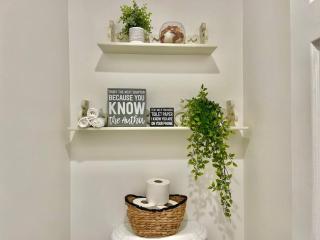 New Charming Spacious Disneyland Pool Home - 7