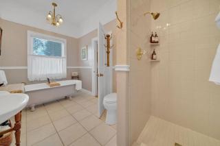 Romantic Victorian Getaway The Blue Room - 7