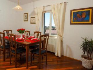 Villa Antonija - Four-Bedroom Villa with Terrace and Private Pool - Čilipi - 4