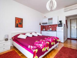 Apartments & Rooms Mara & Petrunjela - Studio Apartment with Balcony and Sea View - Cavtat - 8