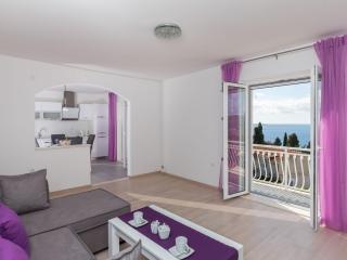Apartments Villa Enzian - Comfort Two Bedroom Apartment with Balcony and Sea View - Mlini - 9
