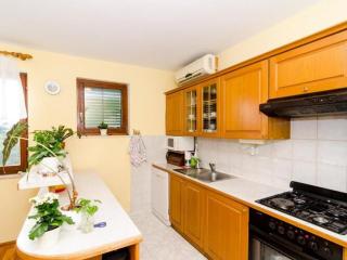 Apartments Klara-Gorjana - Two Bedroom Apartment with Balcony and Sea View 1 - Viganj - 3