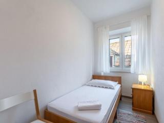 Apartments Sonja - Two Bedroom Apartment with Balcony and Garden View A3 2 ST - Pučišća - 2