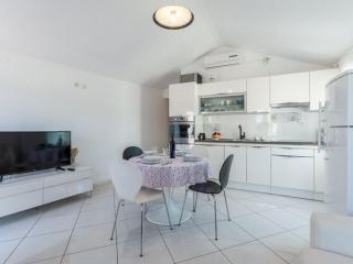 Apartments Sonja - Two Bedroom Apartment with Balcony and Garden View A3 2 ST - Pučišća - 7