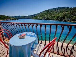 Apartments Malo Lago - One-Bedroom Apartment with Balcony and Sea View - Attic Apartment 1 - 3