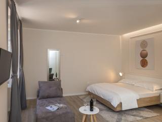 Apartments Urbis - Premium Studio Apartment with City View Lijevi - 7