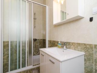 Apartments & Rooms Bari i - Studio Apartment with Balcony and City View Second Floor Apt 14 - 6