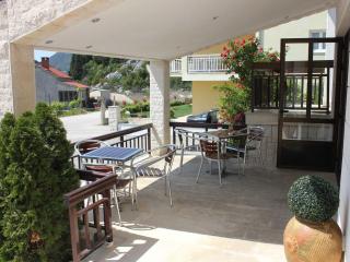 Guest House San Antonio-Comfort One Bedroom Apartment with Balcony no 1 - Ploče - 7
