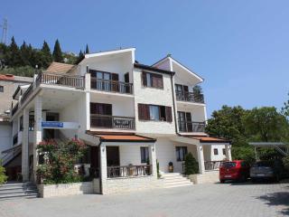 Guest House San Antonio-Comfort One Bedroom Apartment with Balcony no 1 - Ploče - 6
