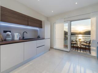 Apartments Ema-Comfort Two Bedroom Apartment with Sea View Fancy - Rogotin - 7