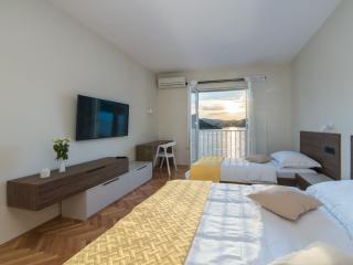 Apartments Ema-Comfort Two Bedroom Apartment with Sea View Fancy - Rogotin - 5