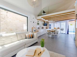 Villa Stone Pearl - Two Bedroom Holiday House with Pool - 5