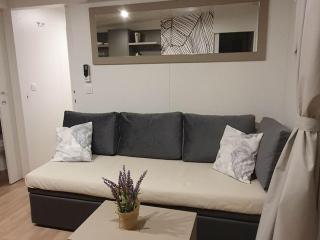 Mobile Homes Karlo & Dino - Two Bedroom Mobile Home with Terrace - Pula - 0