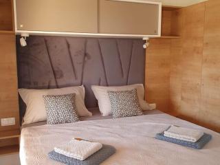 Mobile Homes Karlo & Dino - Two Bedroom Mobile Home with Terrace - 3
