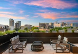 Chic Music Row Condo Rooftop Deck with City View Gym Office and More - 7