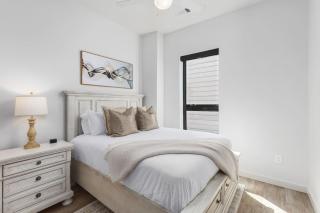 Upscale Music Row Corner Unit with Patio Rooftop with City View and Gym - 3