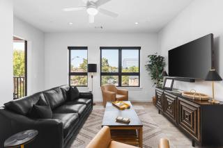 Upscale Music Row Corner Unit with Patio Rooftop with City View and Gym - Nashville - 7