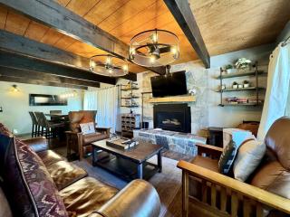 Cozy Tahoe Retreat Huge Yard - 8