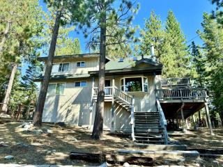Cozy Tahoe Retreat Huge Yard - 7