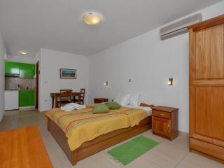 Apartments Villa Juric - Studio Apartment with Balcony - 2 - Baška Voda - 5