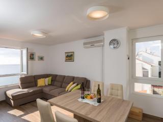 Apartment Gigi - Two Bedroom Apartment with Terrace and Sea View - 8