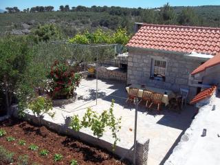 Holiday Home in Mirca with terrace - Mirce - 0