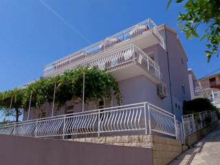 Bertie's Lodge - Comfort One Bedroom Apartment with Balcony and Sea View A3 - 3
