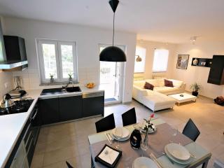 Villa Gea - Three Bedroom with Swimming Pool - 5